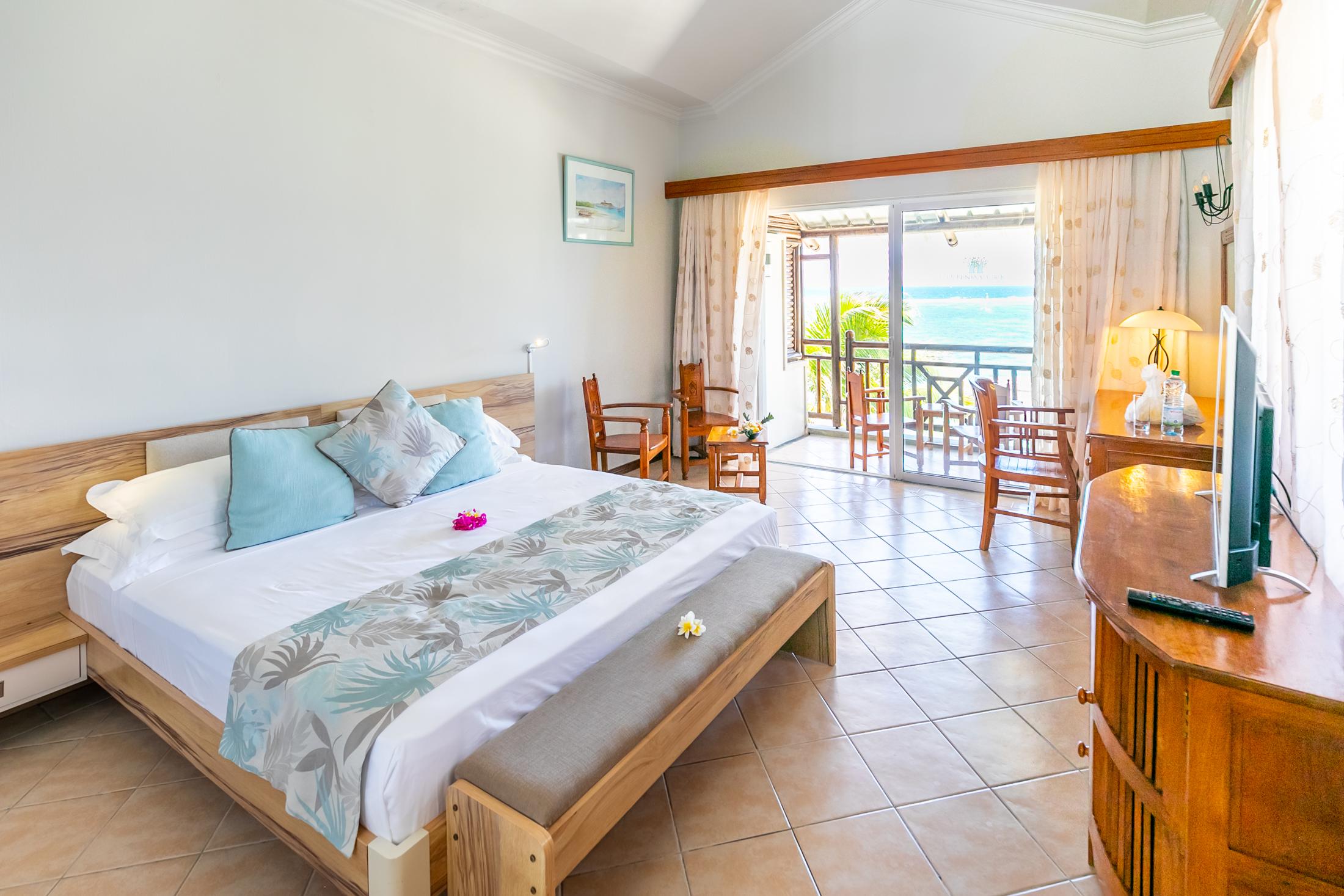 Le Peninsula Bay & Hotel